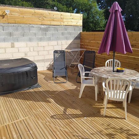 Studio Cosy Avec Terrasse Et Jacuzzi A Disposition De Mai A Aout Rians  Dış mekan fotoğraf