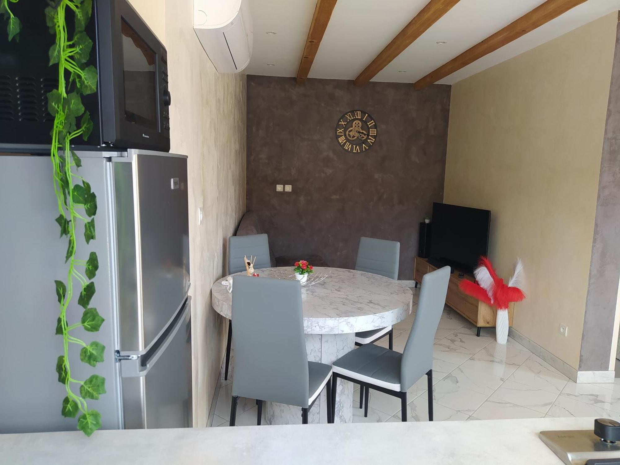Studio Cosy Avec Terrasse Et Jacuzzi A Disposition De Mai A Aout Rians  Dış mekan fotoğraf