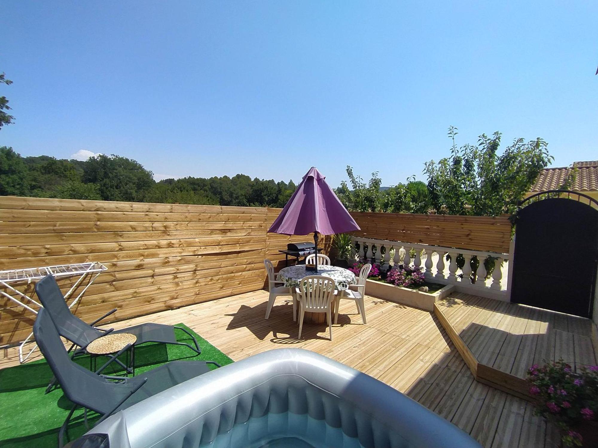 Studio Cosy Avec Terrasse Et Jacuzzi A Disposition De Mai A Aout Rians  Dış mekan fotoğraf